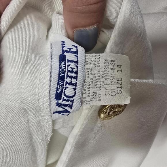 Vintage White‎ Women's Casual Skorts with Gold Button Detail 14 - Picture 5 of 7